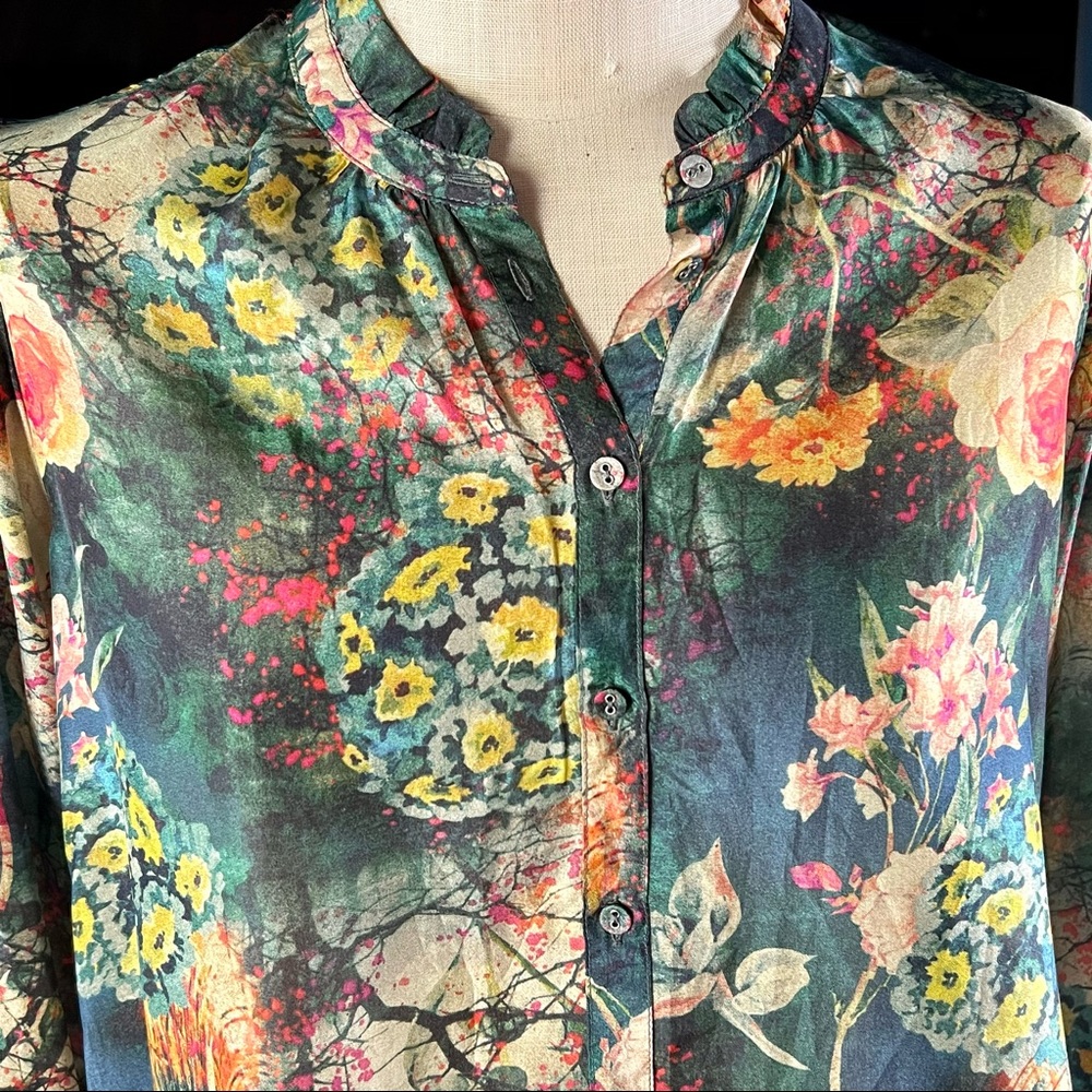 Johnny Was Traviata Leda Moody Floral 100% Silk Blouse XS - Picture 2 of 13